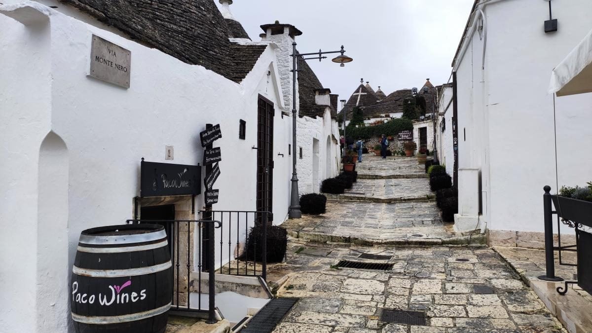 Альберобелло: подорож в білосніжне серце італійської Апулії 12 Альберобелло: подорож в білосніжне серце італійської Апулії