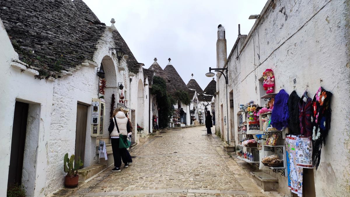 Альберобелло: подорож в білосніжне серце італійської Апулії 28 Район Монті в Альберобелло / фото Марина Григоренко