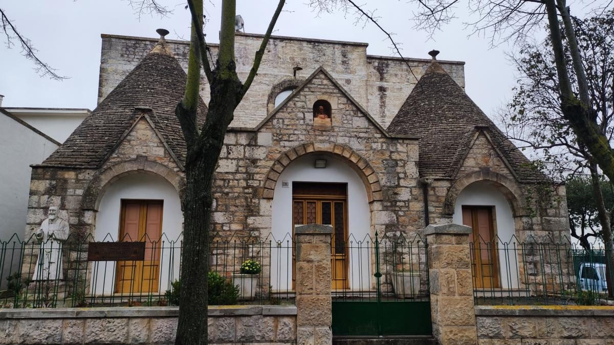 Альберобелло: подорож в білосніжне серце італійської Апулії 22 Альберобелло: подорож в білосніжне серце італійської Апулії