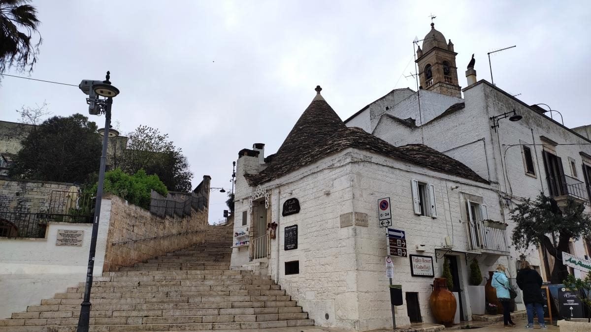 Альберобелло: подорож в білосніжне серце італійської Апулії 11 Альберобелло: подорож в білосніжне серце італійської Апулії