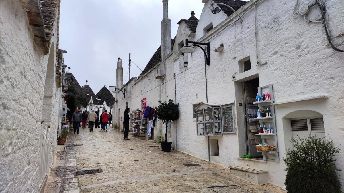 Альберобелло: подорож в білосніжне серце італійської Апулії 17 Альберобелло: подорож в білосніжне серце італійської Апулії