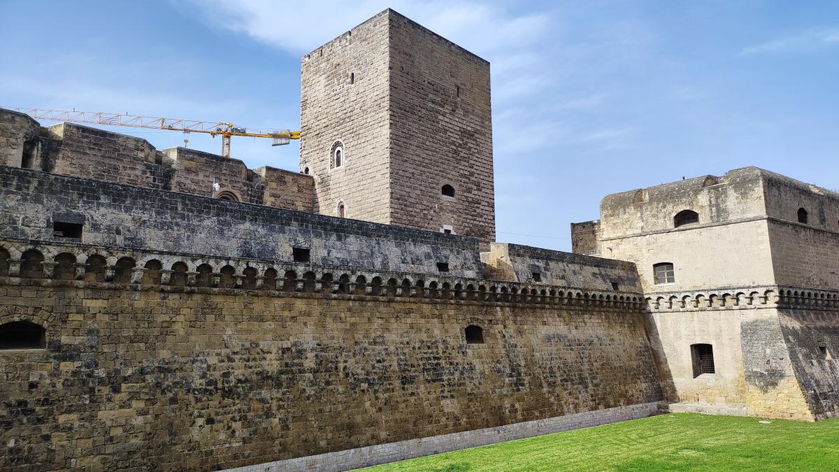 Барі: затишна приморська перлина на півдні Італії, в яку неможливо не закохатися 19 Замок Норманно-Свево в Барі / фото Марина Григоренко