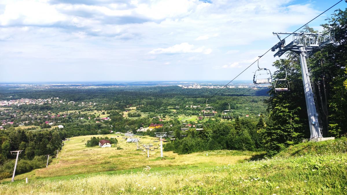 Буковиця: як дійти пішки до мальовничої вершини з Трускавця (фоторепортаж) 24 Краєвиди з вершини Буковиці / фото Марина Григоренко