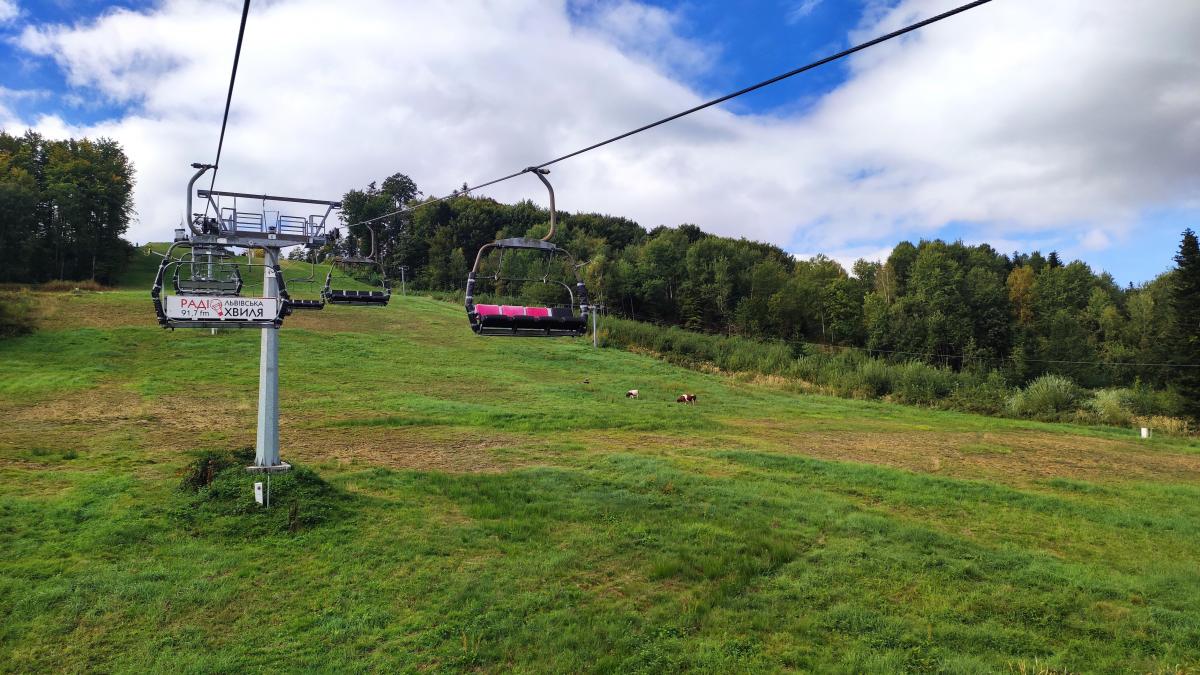 Буковиця влітку: в пошуках мальовничих краєвидів на Львівщині 1 Крісельний підйомник на Буковицю / фото Марина Григоренко