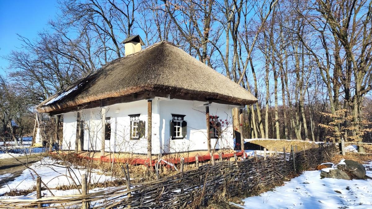 Це варто встигнути побачити: засніжений музей Пирогово у Києві (фоторепортаж, відео)
