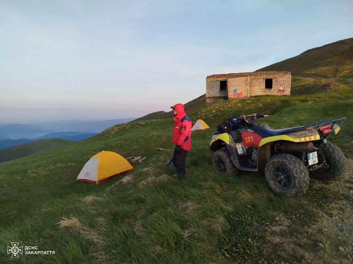 Говерла, Петрос, Піп Іван: що варто знати, щоб безпечно зійти на вершини Карпат 13 Туристам радять реєструватися у рятувальників перед походом у гори / фото ГУ ДСНС у Закарпатській області