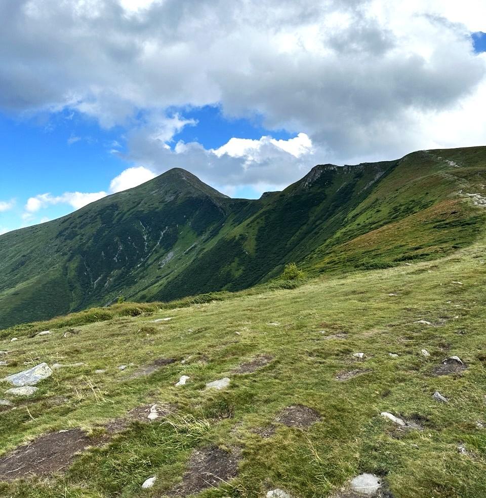 Говерла, Петрос, Піп Іван: що варто знати, щоб безпечно зійти на вершини Карпат 9 Кожен маршрут радує неймовірними краєвидами / фото Наталія Петерварі