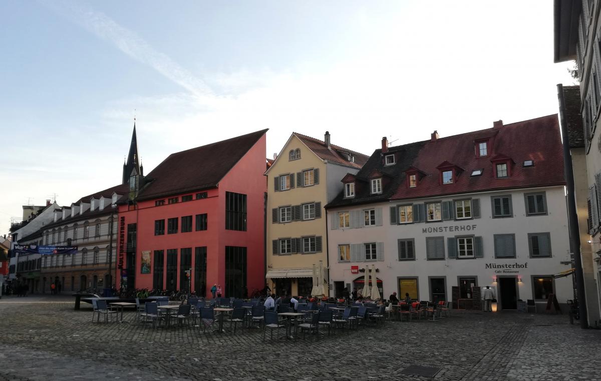 Констанц: німецьке місто з дивакуватими скульптурами на неосяжному Боденському озері 17 В центрі Констанцу багато ресторанів для туристів / фото Марина Григоренко