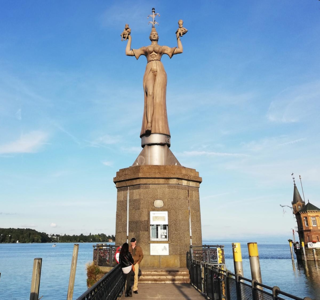 Констанц: німецьке місто з дивакуватими скульптурами на неосяжному Боденському озері 20 Знаменита "Імперія" в Констанці / фото Марина Григоренко