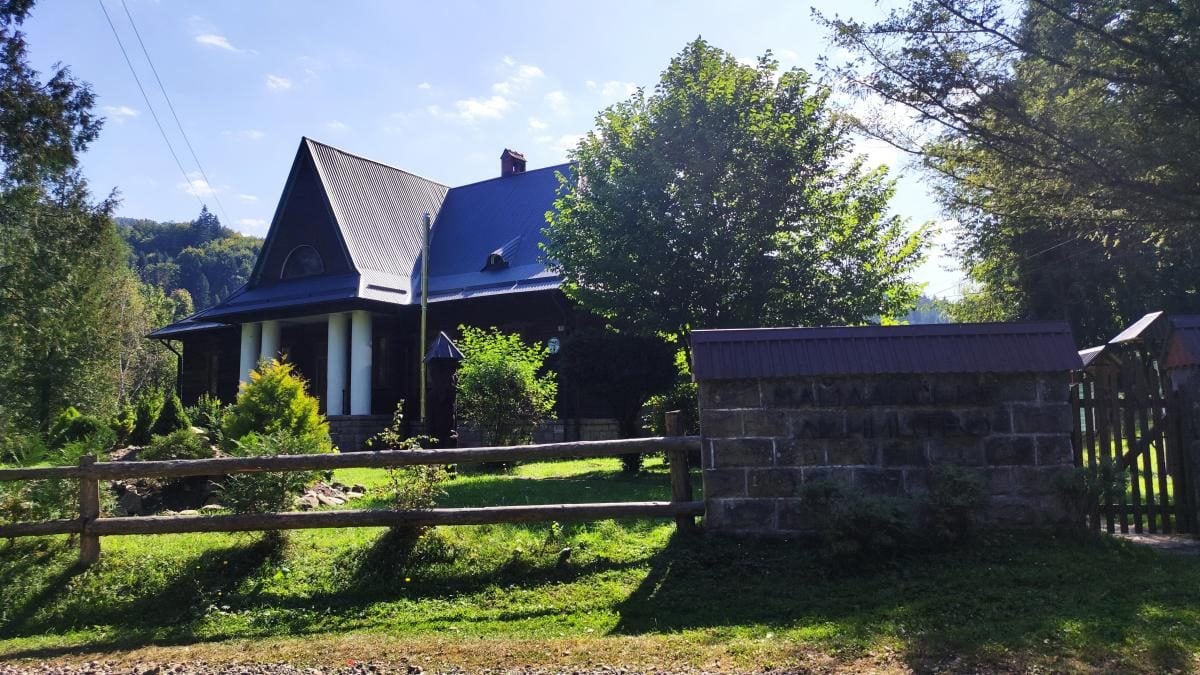 Майдан: колись процвітаюче село на Львівщині, нині ніби застигло у часі (фоторепортаж)