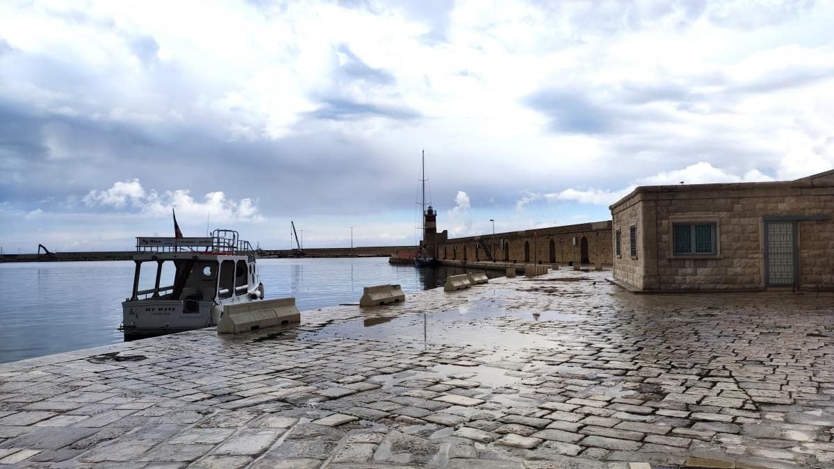 Монополі: затишна втеча з переповненого Поліньяно-а-Маре в Італії 7 Монополі: затишна втеча з переповненого Поліньяно-а-Маре в Італії