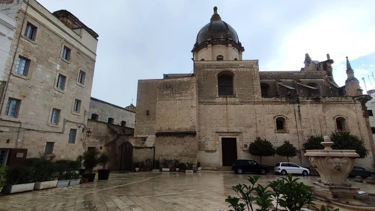 Монополі: затишна втеча з переповненого Поліньяно-а-Маре в Італії 19 Монополі: затишна втеча з переповненого Поліньяно-а-Маре в Італії