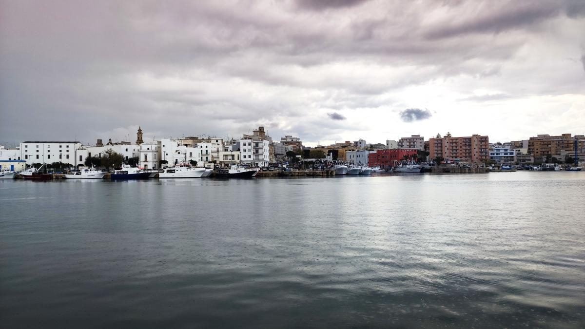 Монополі: затишна втеча з переповненого Поліньяно-а-Маре в Італії 9 Монополі: затишна втеча з переповненого Поліньяно-а-Маре в Італії