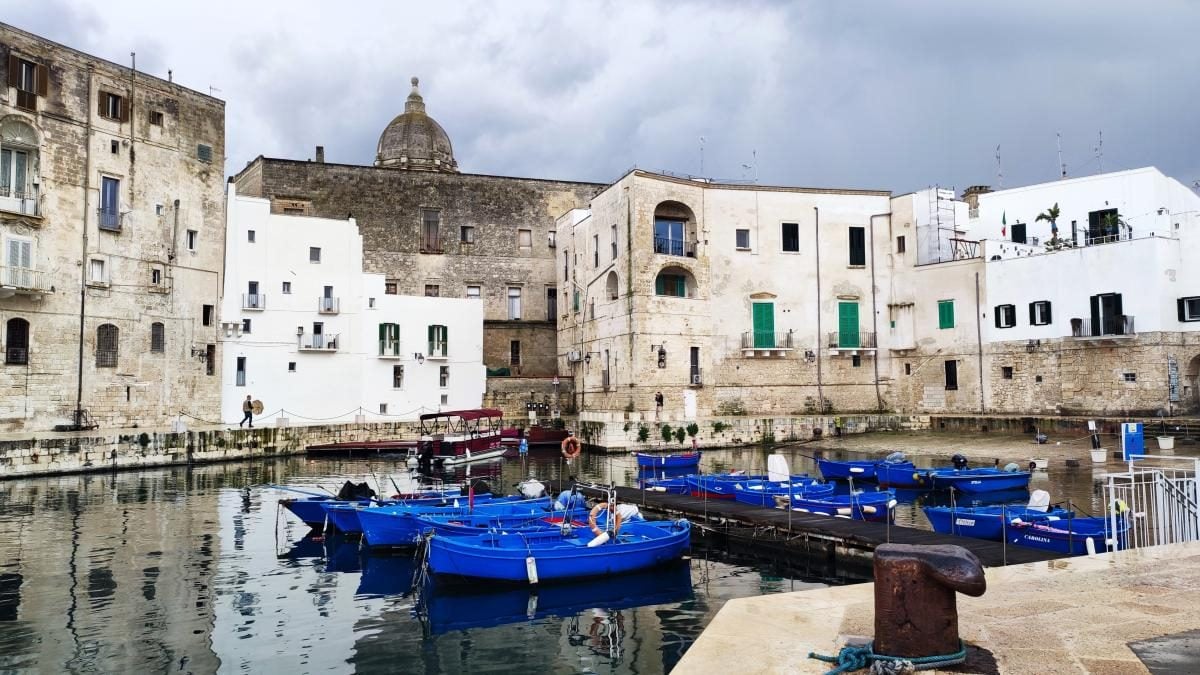 Монополі: затишна втеча з переповненого Поліньяно-а-Маре в Італії 5 Монополі: затишна втеча з переповненого Поліньяно-а-Маре в Італії