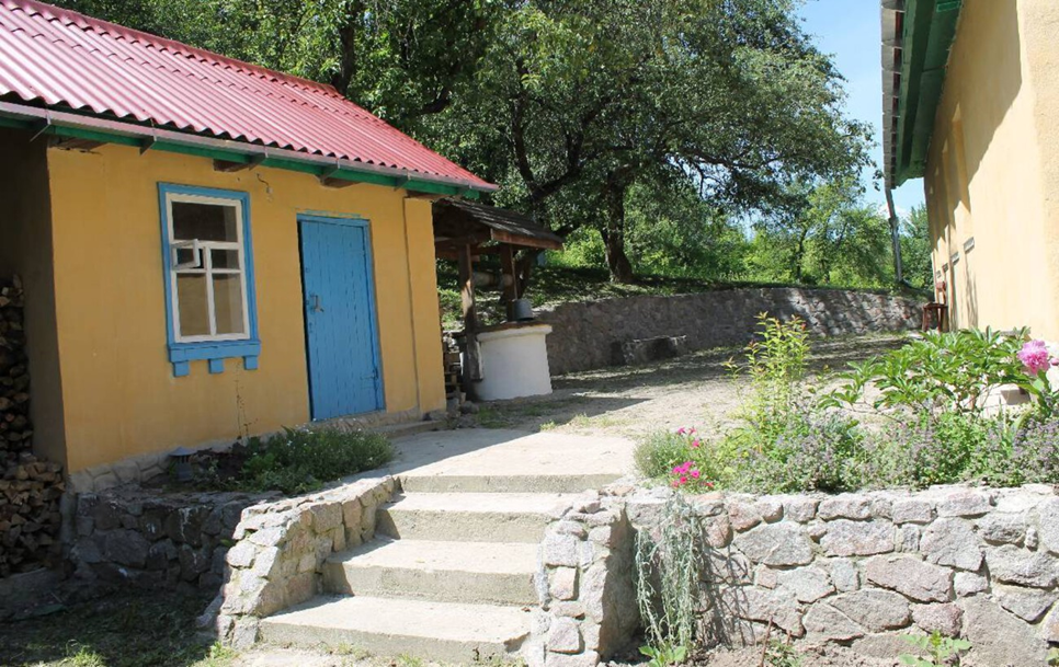 Садиби в Україні зі старовинним побутом - підказка для туристів 5