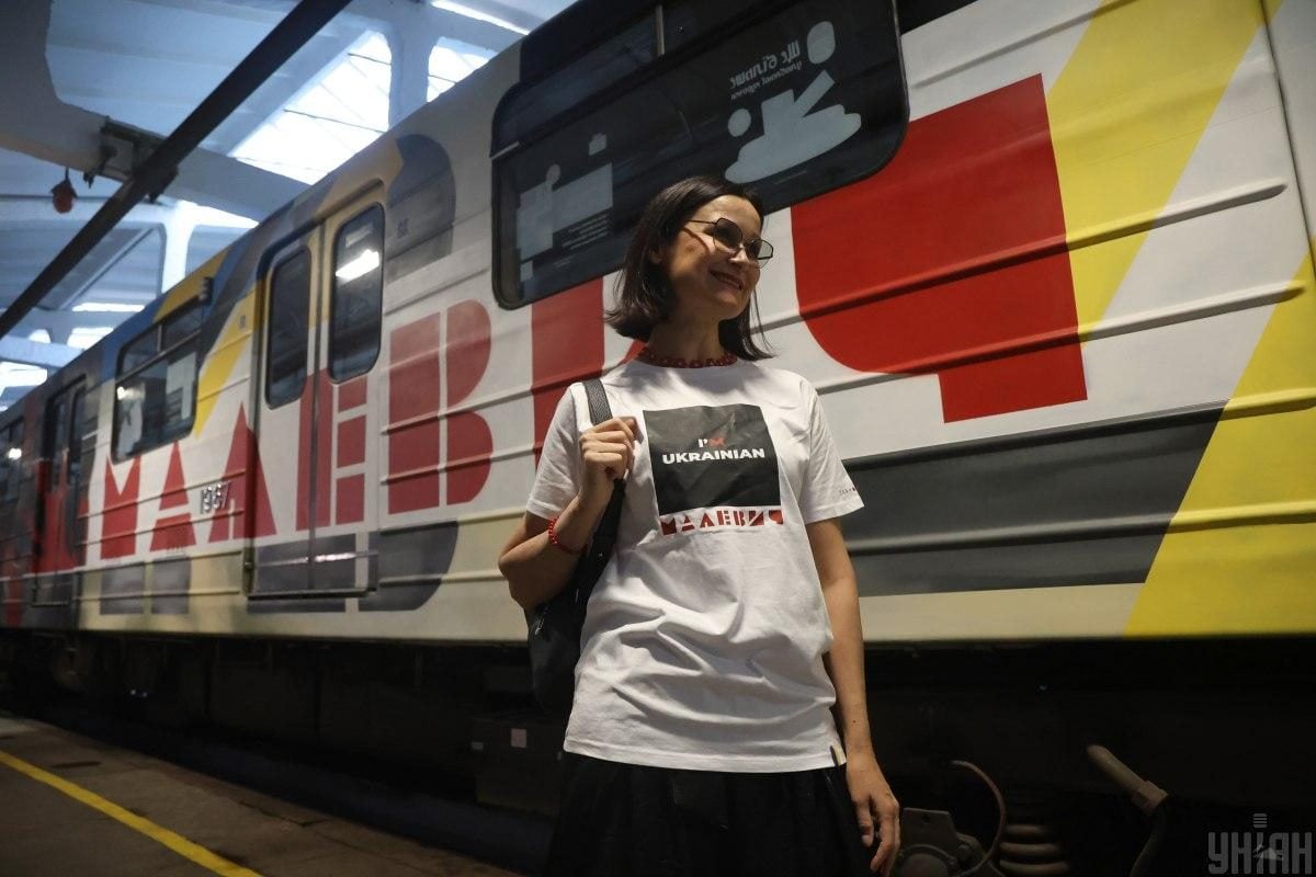 У київському метро почав курсувати вагон, присвячений Малевичу (фоторепортаж) 9 У київському метро почав курсувати вагон, присвячений Малевичу (фоторепортаж)