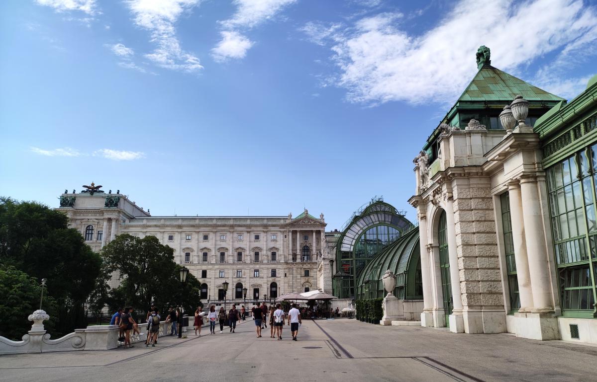 Вікенд у Відні: як відчути справжню атмосферу австрійської столиці 9 Альбертіна ззовні / фото Марина Григоренко