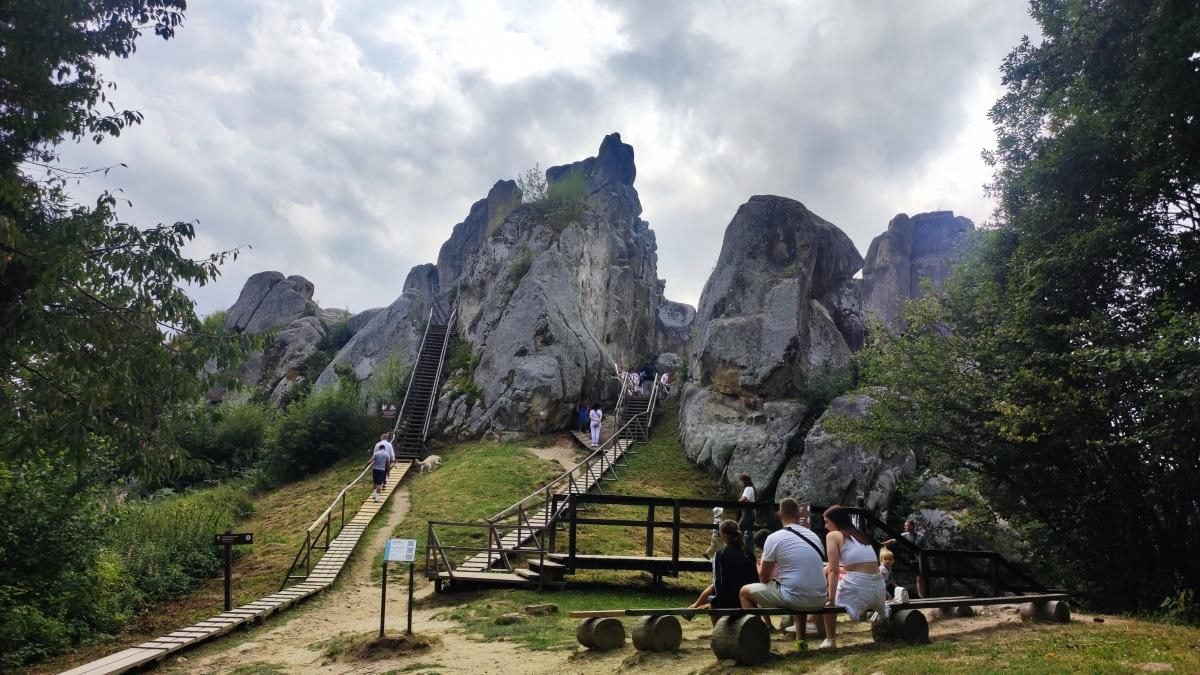 Ямельницькі скелі: блукаючи непрохідними стежками УПА