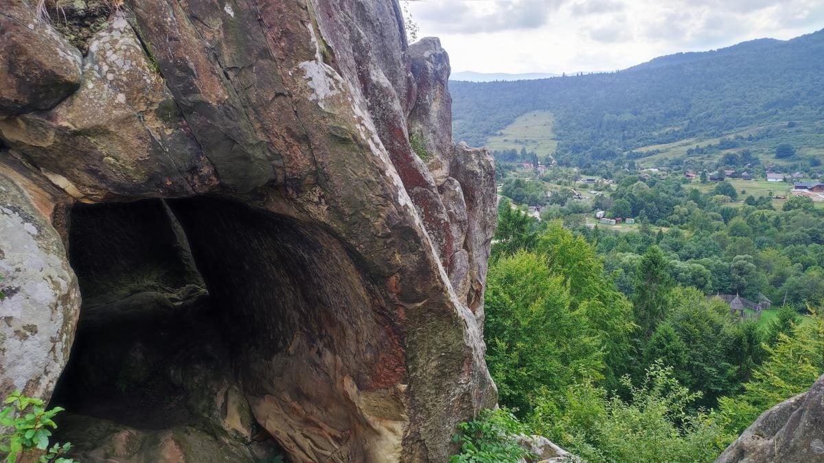 Ямельницькі скелі: блукаючи непрохідними стежками УПА