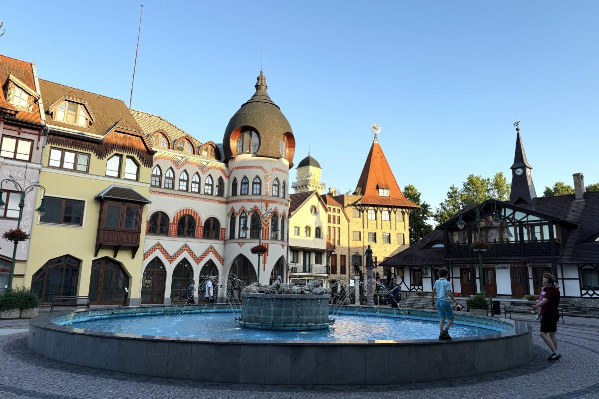 Двір Європи в Комарно / фото Наталія Петерварі