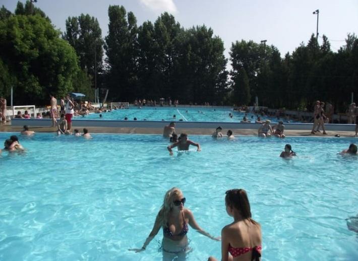 Комарно: затишне містечко на кордоні двох держав-сусідок України