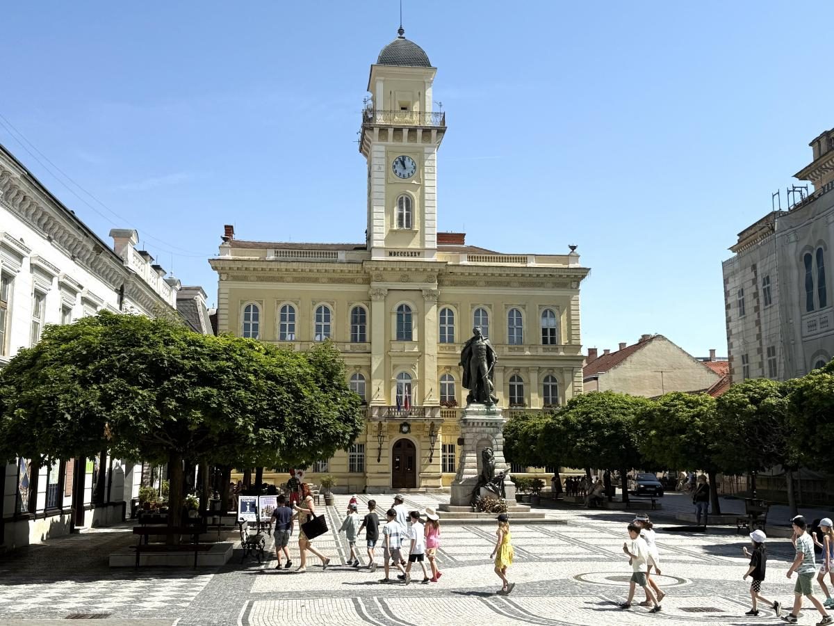 Комарно: затишне містечко на кордоні двох держав-сусідок України