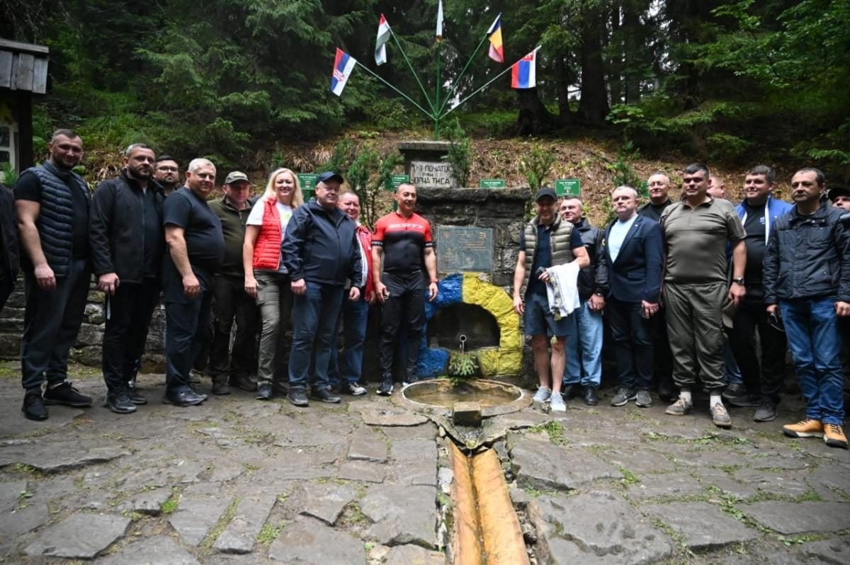 В Карпатах запустили новий туристичний маршрут, що з'єднає п'ять країн (фоторепортаж) 9 В Карпатах запустили новий туристичний маршрут, що з'єднає п'ять країн (фоторепортаж)