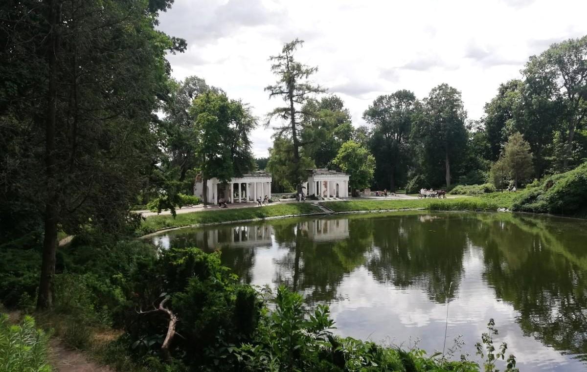 Дендропарк "Олександрія" вражає архітектурними формами / фото Марина Григоренко