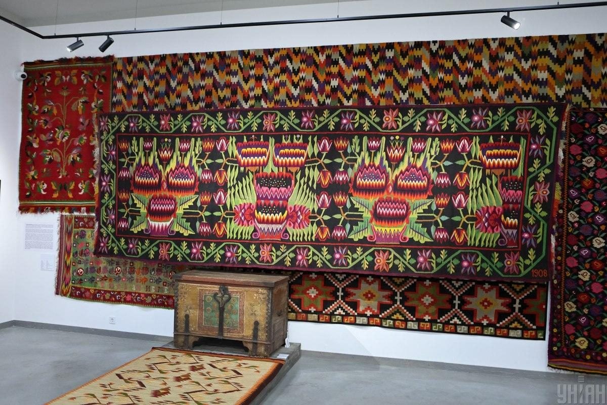 Як святкують традиційне гуцульське весілля: яскравий фоторепортаж зі Львова 11 Як святкують традиційне гуцульське весілля: яскравий фоторепортаж зі Львова