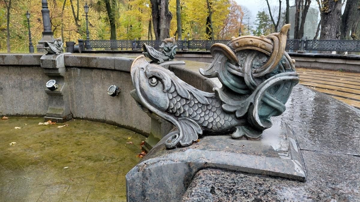 Яскраві фарби та мальовничі краєвиди: чим восени вражає Володимирська гірка у Києві (фото) 6 Яскраві фарби та мальовничі краєвиди: чим восени вражає Володимирська гірка у Києві (фото)