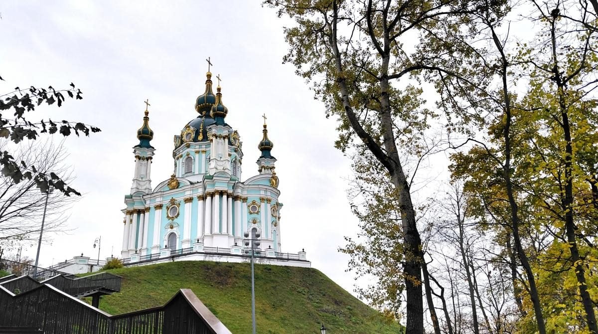 Яскраві фарби та мальовничі краєвиди: чим восени вражає Володимирська гірка у Києві (фото) 13 Яскраві фарби та мальовничі краєвиди: чим восени вражає Володимирська гірка у Києві (фото)