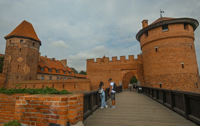 Найбільший замок у світі Мальборк - де знаходиться, чим цікавий 1