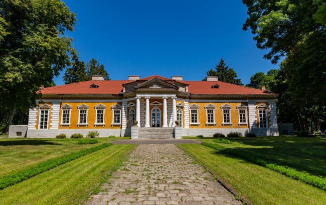 Старовинний палац Самчики - історія, чому варто побачити 1