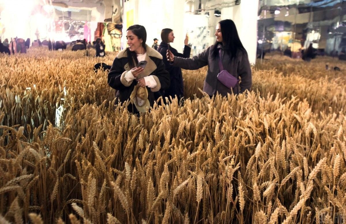 Ukraine WOW у Києві: як довго працюватиме виставка про українську спадщину (фоторепортаж)