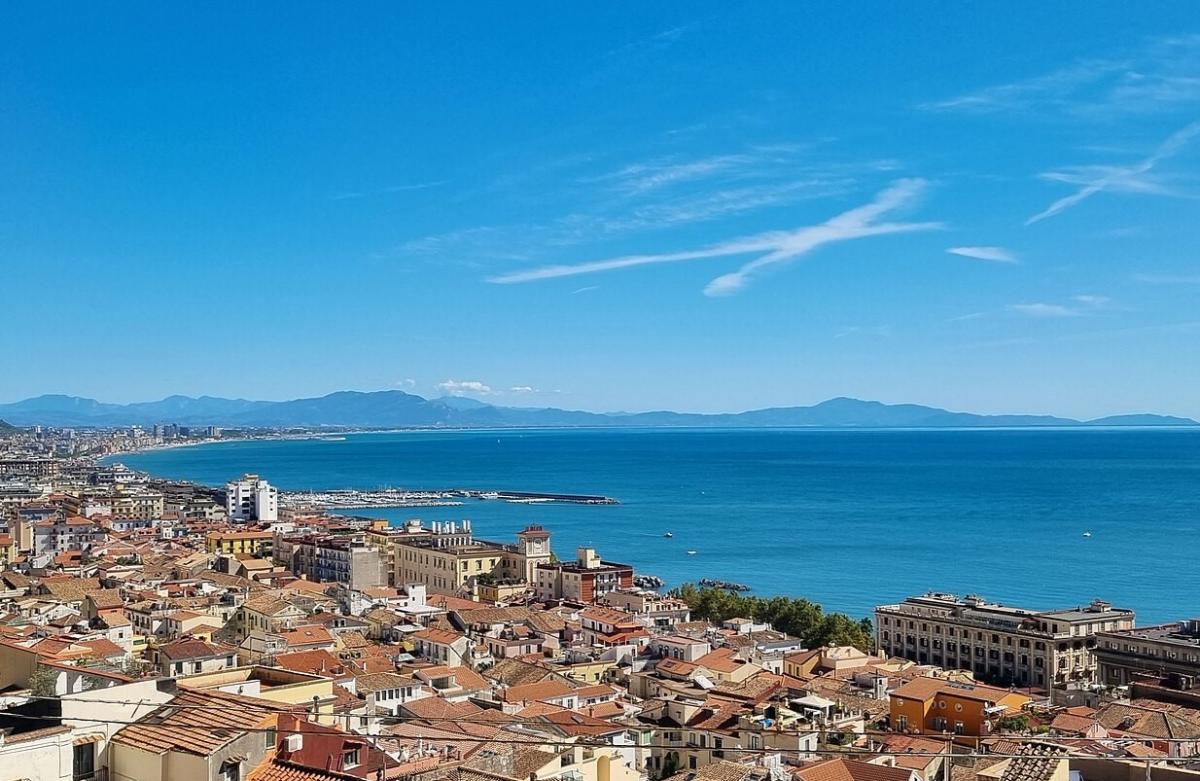 "Варто побачити хоча б раз у житті": названо містечко в Італії з неймовірними краєвидами 1 С