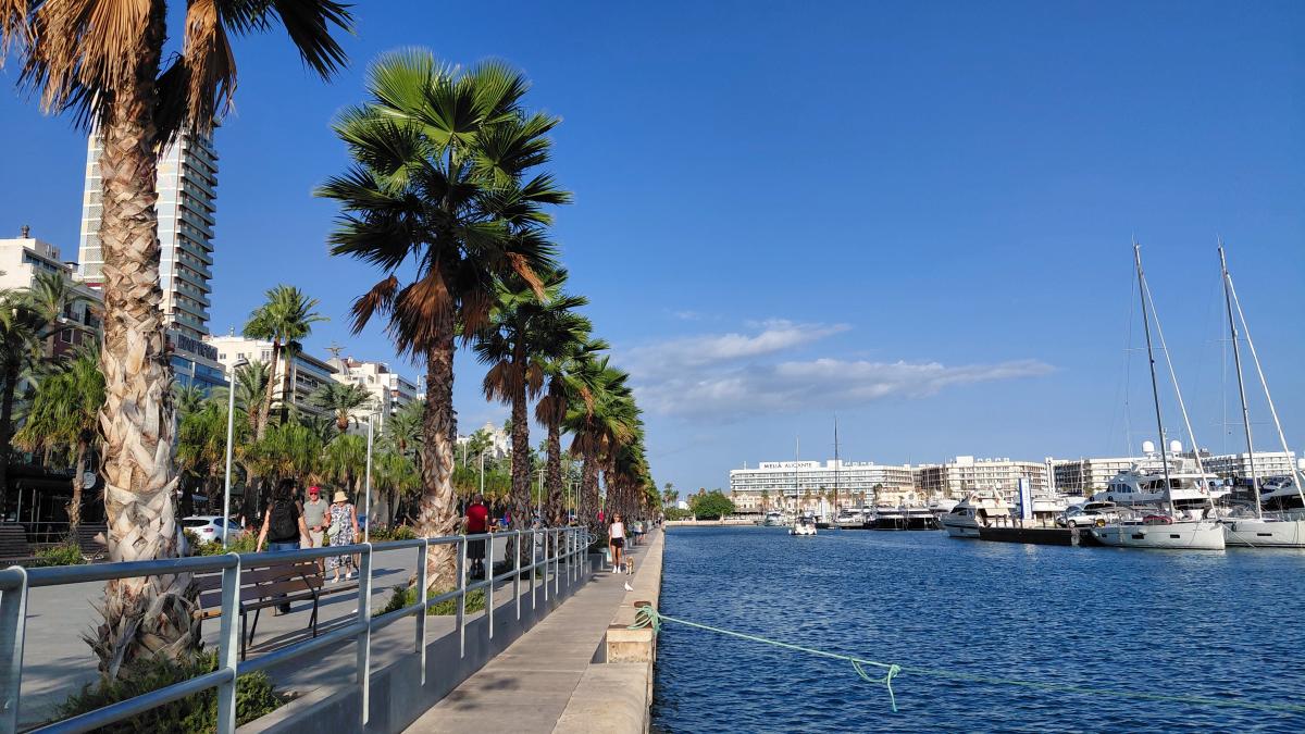 Пристань для яхт в Аліканте / фото Марина Григоренко