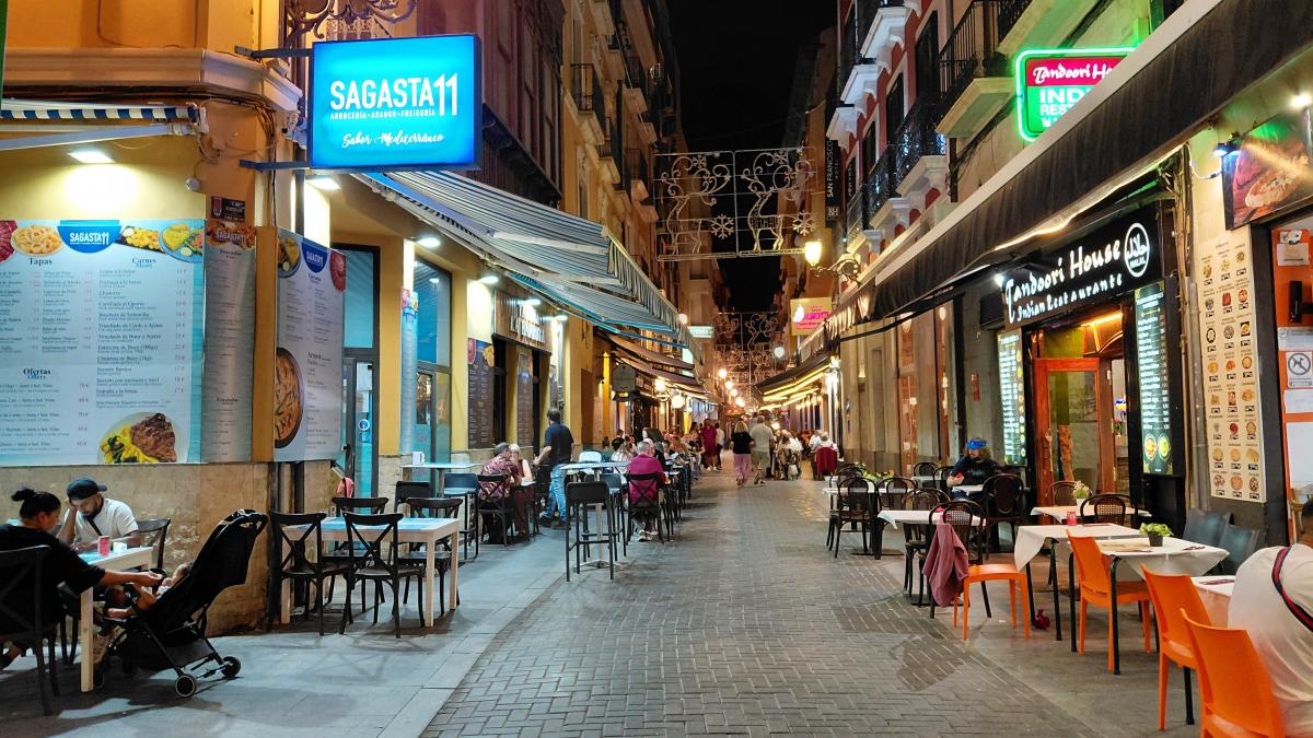 В історичному центрі Аліканте багато закладів / фото Марина Григоренко