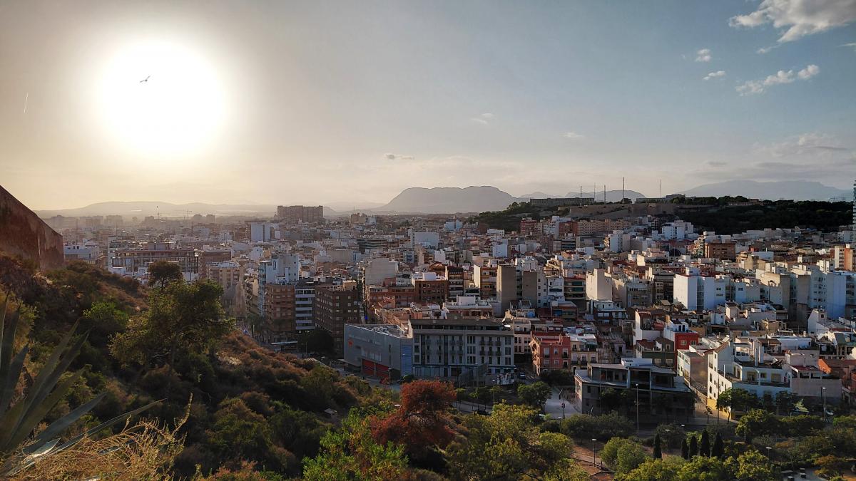 Захід сонця на вершині замку Санта-Барбара / фото Марина Григоренко