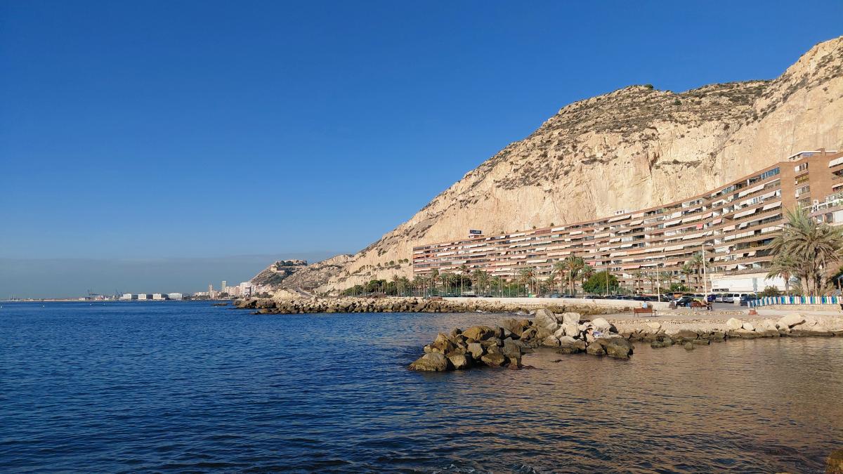 В Аліканте доступні чимало варіантів розміщення біля моря / фото Марина Григоренко