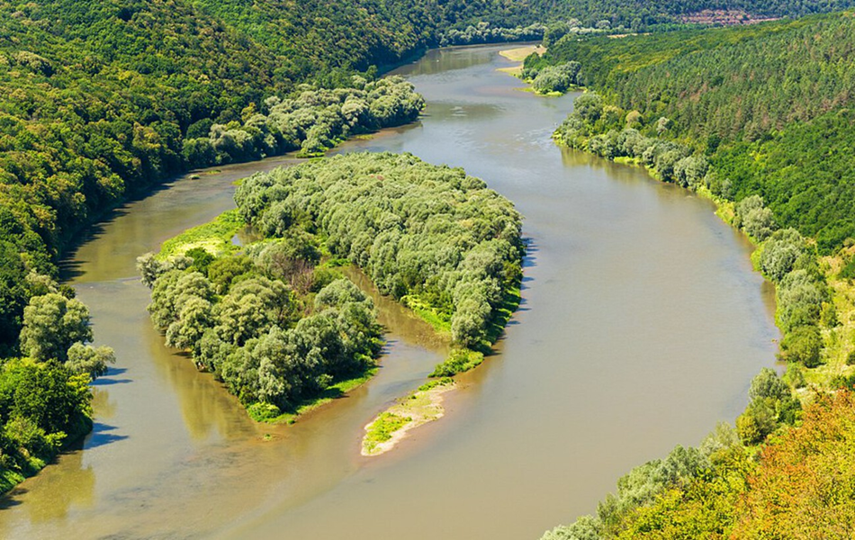 Атмосфера Толкіна в Україні - де варто побувати фанатам Володаря перснів 4