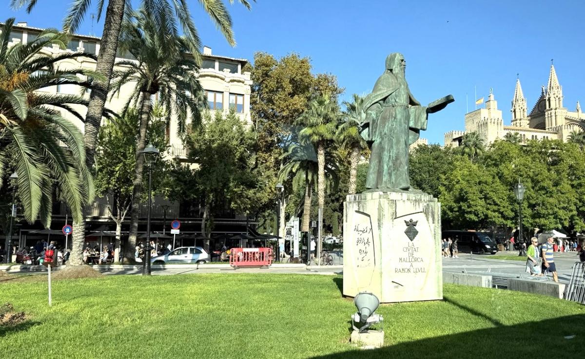 Пальма – головне місто Майорки / фото Наталія Петерварі