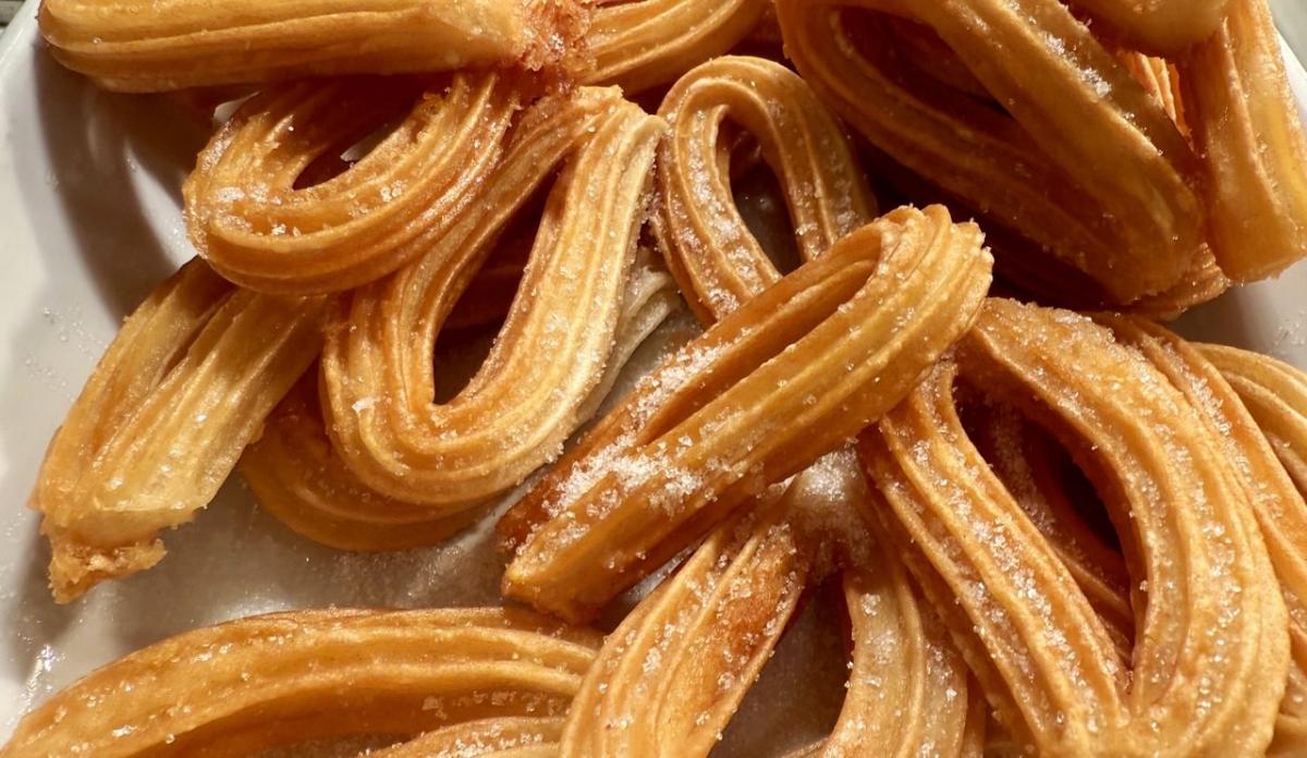 Чурос – традиційна іспанська солодка випічка / фото Наталія Петерварі