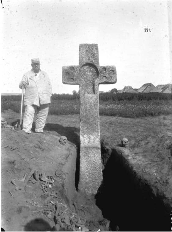 Найстаріший хрест України якому понад тисячу років - де він стоїть 2