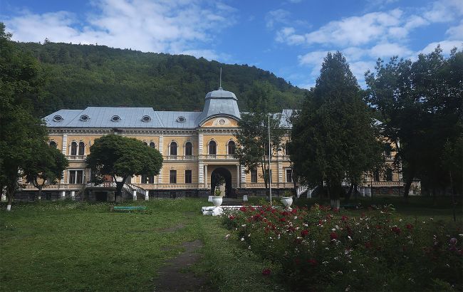 Палац Гредлів у Сколе - історія та як він виглядає зараз 1