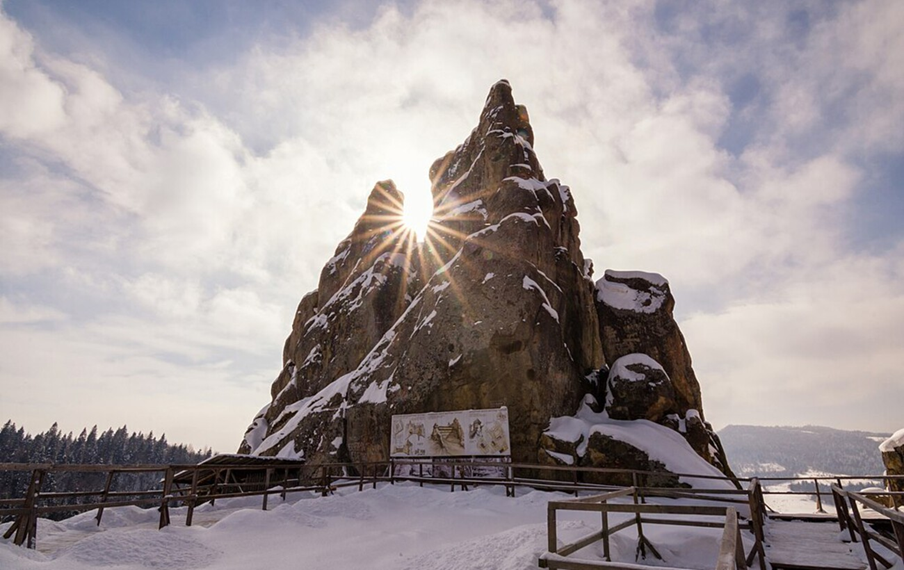 Урицькі скелі Карпат - куди поїхати, щоб їх побачити 2
