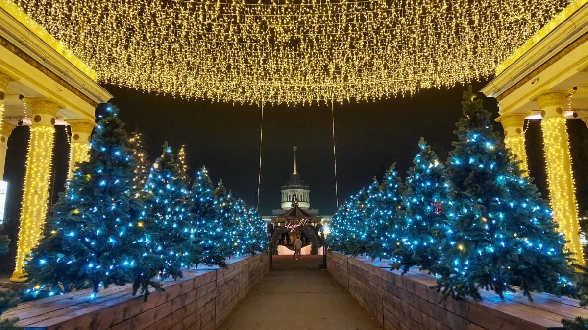 "Зимова країна 2025": чим вражатиме найбільша різдвяна локація Києва (фоторепортаж)