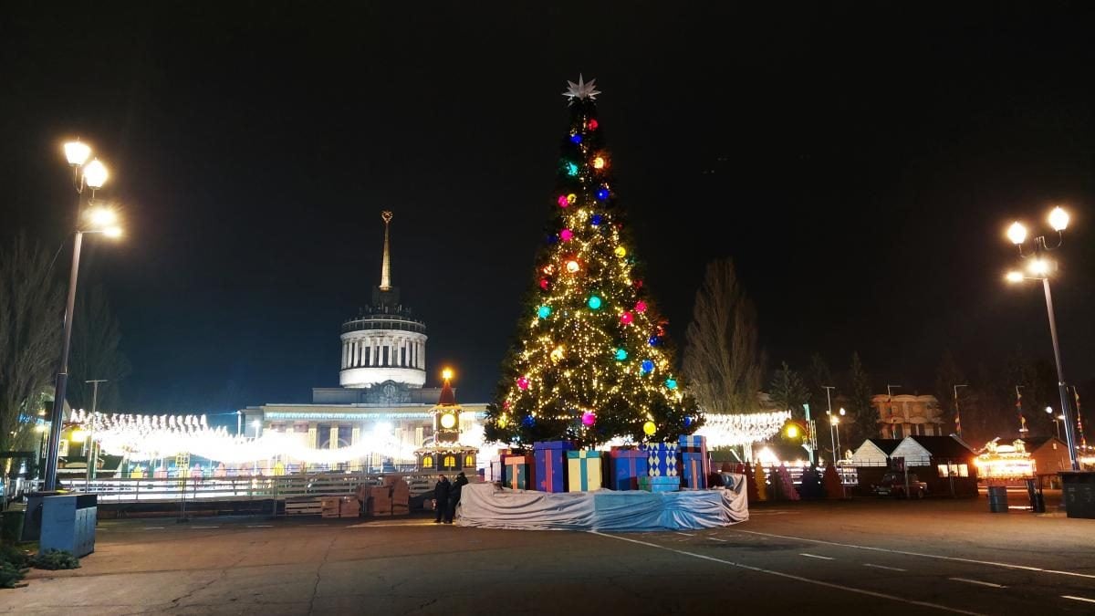 "Зимова країна 2025": чим вражатиме найбільша різдвяна локація Києва (фоторепортаж)