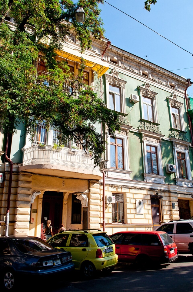 Будинки з химерами в Україні - де шукати їх в різних містах 6