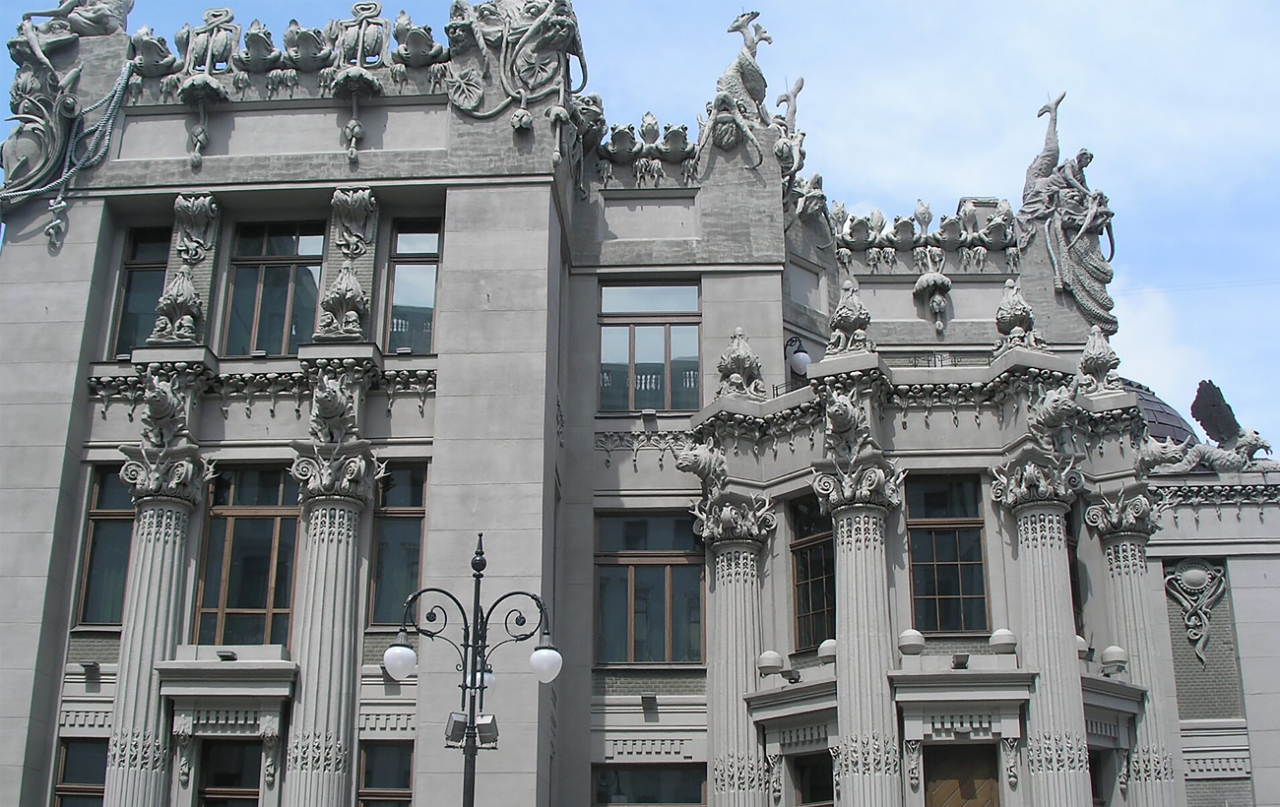 Будинки з химерами в Україні - де шукати їх в різних містах 2