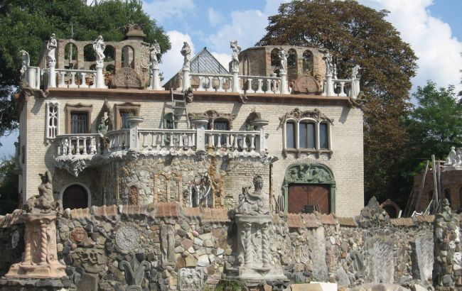 Будинки з химерами в Україні - де шукати їх в різних містах 1